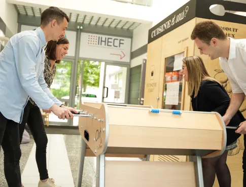 DCG à IHECF = études, projets & asso