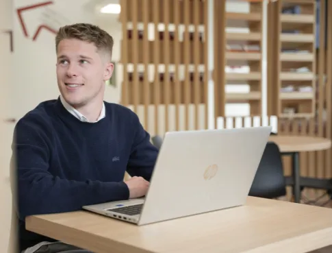 Big Four vs cabinets : avantages, rythme, progression