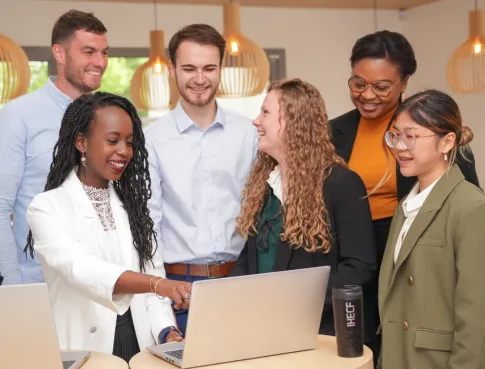 Le r&eacute;seau Alumni IHECF est lanc&eacute;
