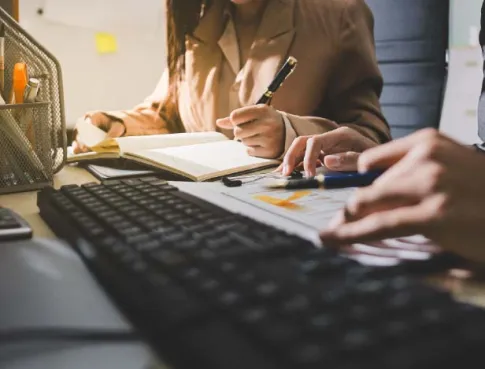 Alternance en DCG : quel rythme, quel financement et quelles perspectives pro ?