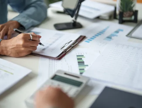 Pourquoi les cabinets recrutent encore avant la rentr&eacute;e