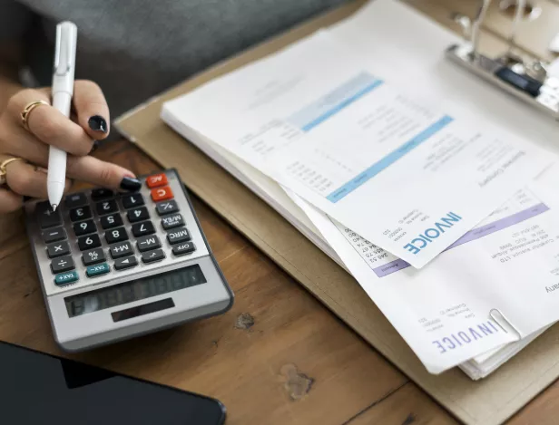woman-doing-accounting