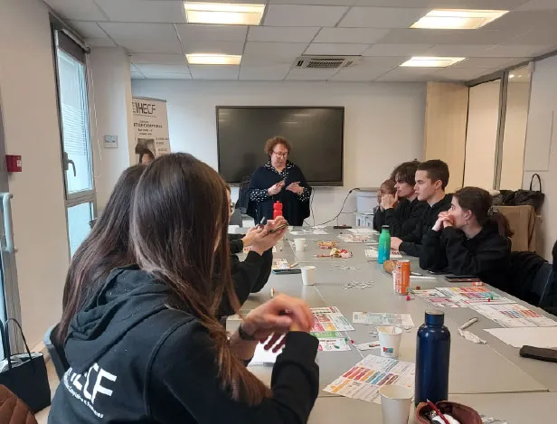 De-l’école-au-cabinet-le-parcours-de-Laura-Plan-de-travail-1-Plan-de-travail-1