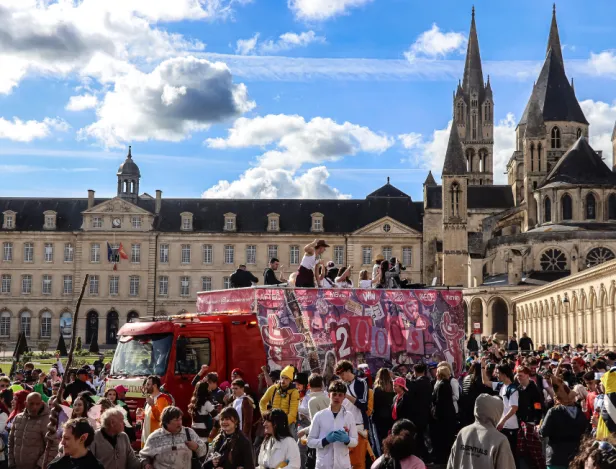 carnaval-etudiants-2026-IHECF-Caen