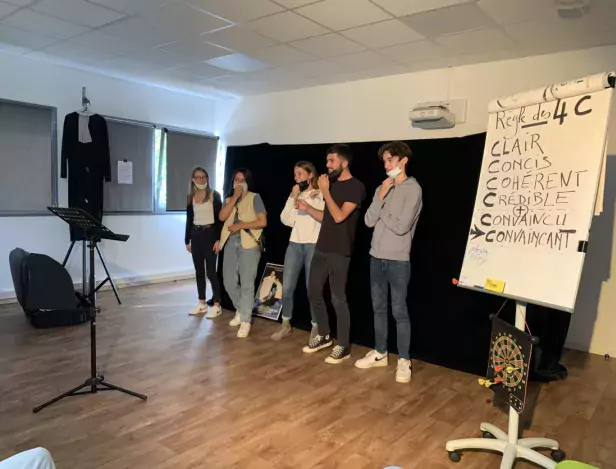 ihecfrennes-theatre-improvisation-1